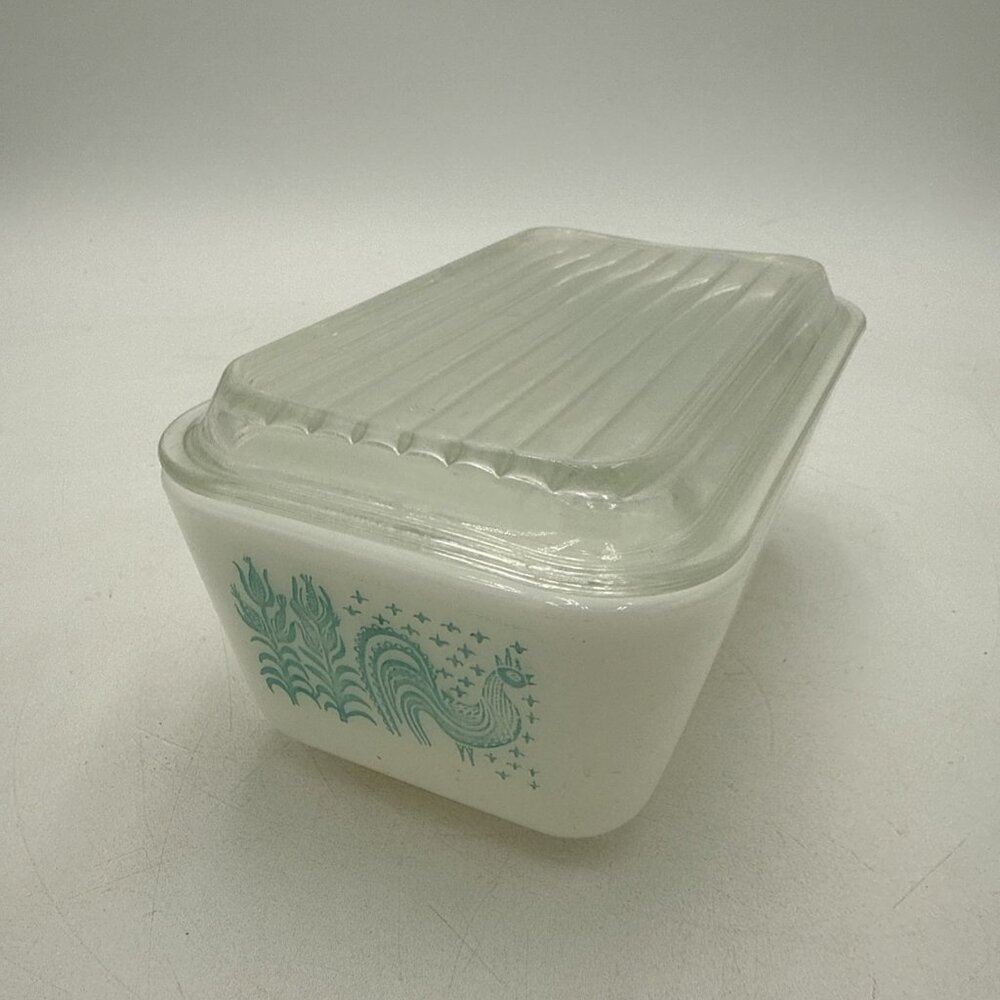 Vintage Pyrex Turquoise Amish Butterprint 502 White Refrigerator Dish Rooster